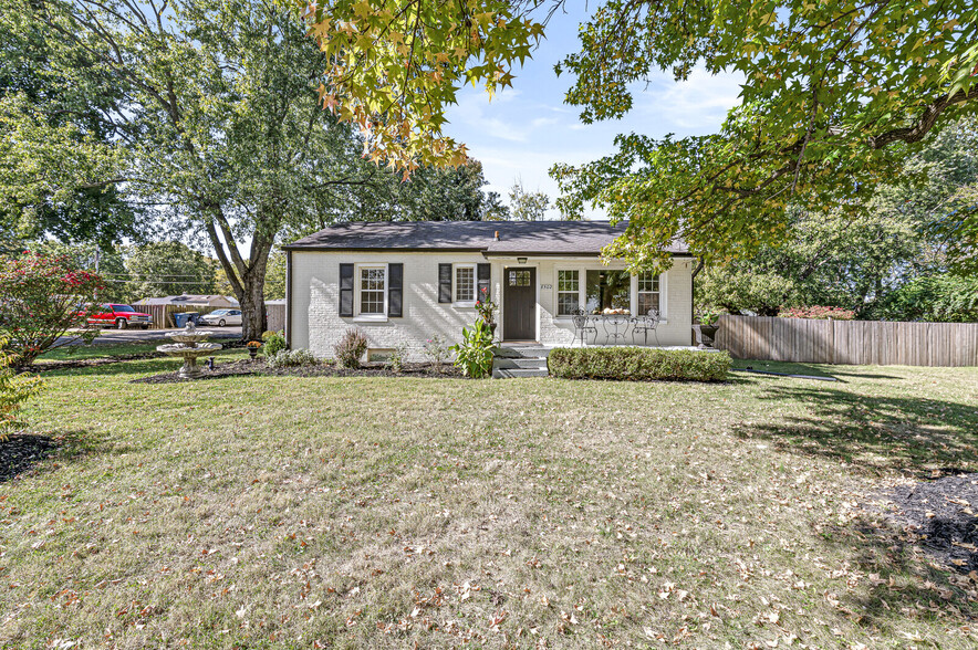 8502 Evergreen Ave, Indianapolis, IN for sale - Primary Photo - Image 1 of 51