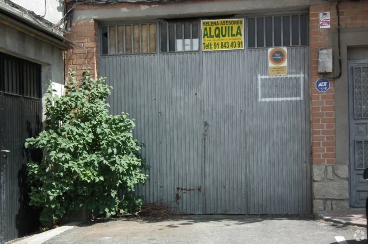 Retail in Pedrezuela, Madrid to rent Interior Photo- Image 1 of 1