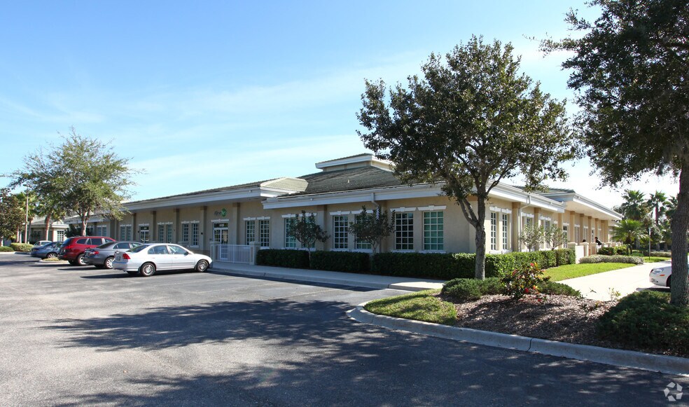 6920-6958 Professional Pky E, Sarasota, FL to rent - Building Photo - Image 3 of 6