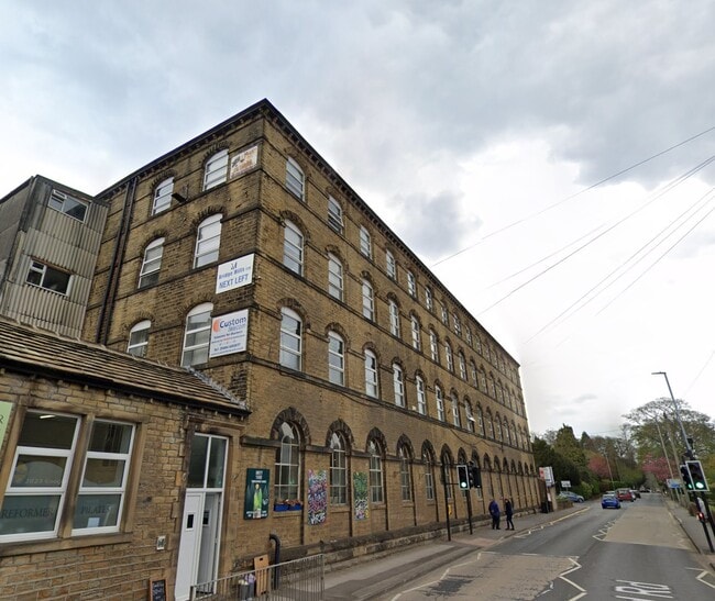 More details for Huddersfield Rd, Thongsbridge - Office to Rent