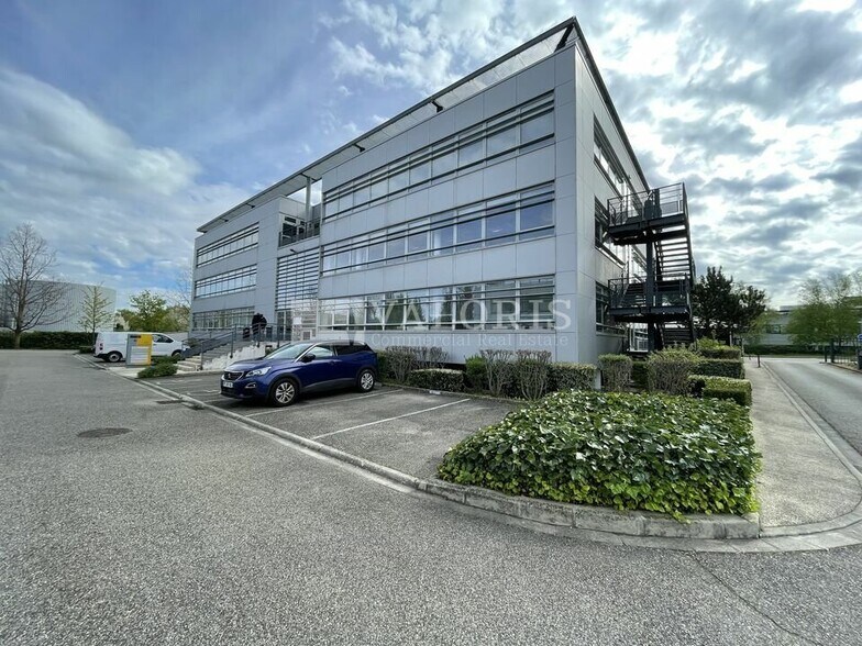 Office in Saint-Priest to rent - Building Photo - Image 2 of 7