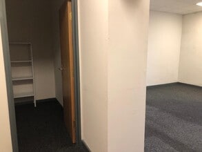 Huddersfield Rd, Oldham to rent Interior Photo- Image 2 of 2