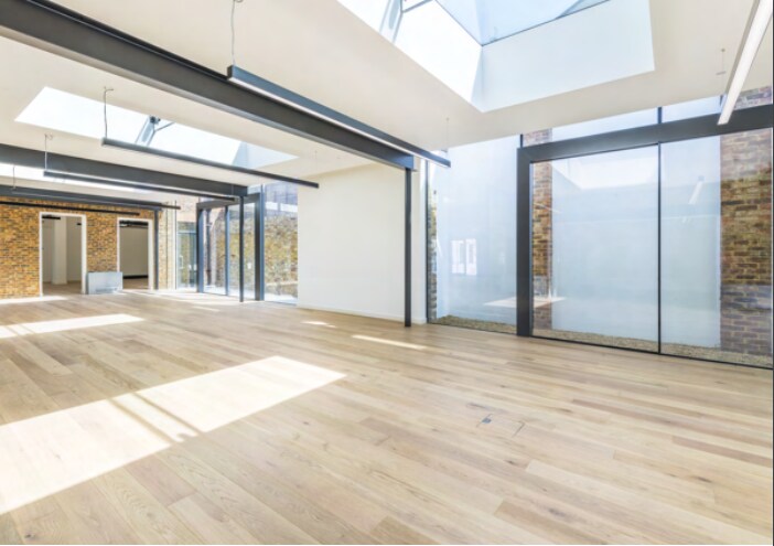 Holbrooke Pl, Richmond to rent Interior Photo- Image 1 of 3