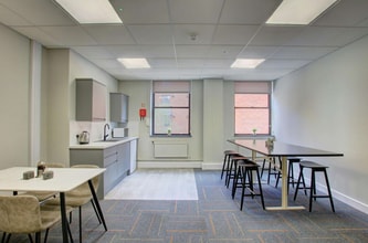 31-36 York Pl, Leeds to rent Interior Photo- Image 2 of 5