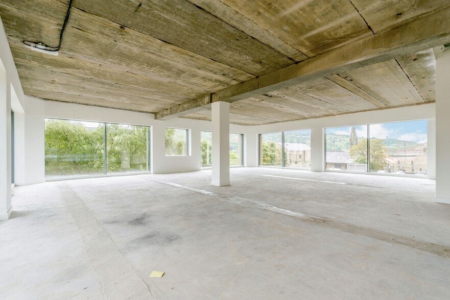 Northgate, Halifax to rent - Building Photo - Image 3 of 21