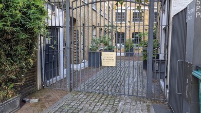 Plantain Pl, London to rent Building Photo- Image 1 of 4