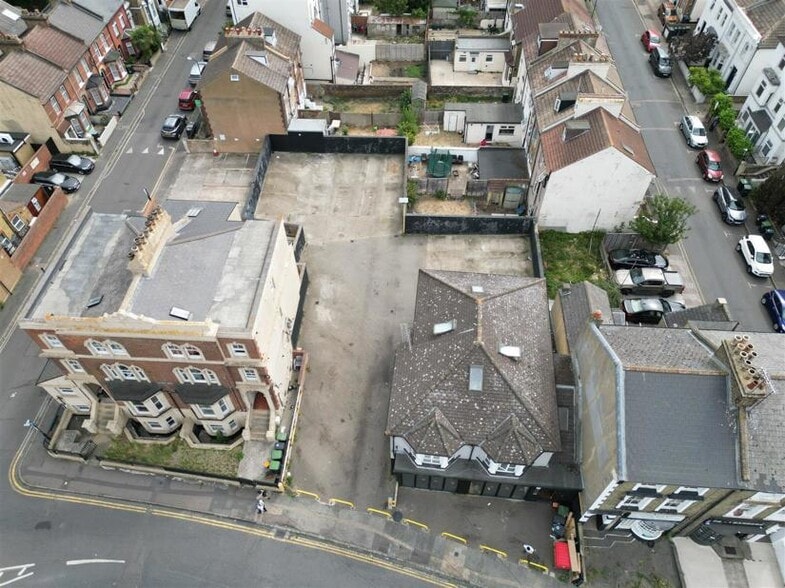 31A Darnley Rd, Gravesend to rent - Aerial - Image 3 of 5