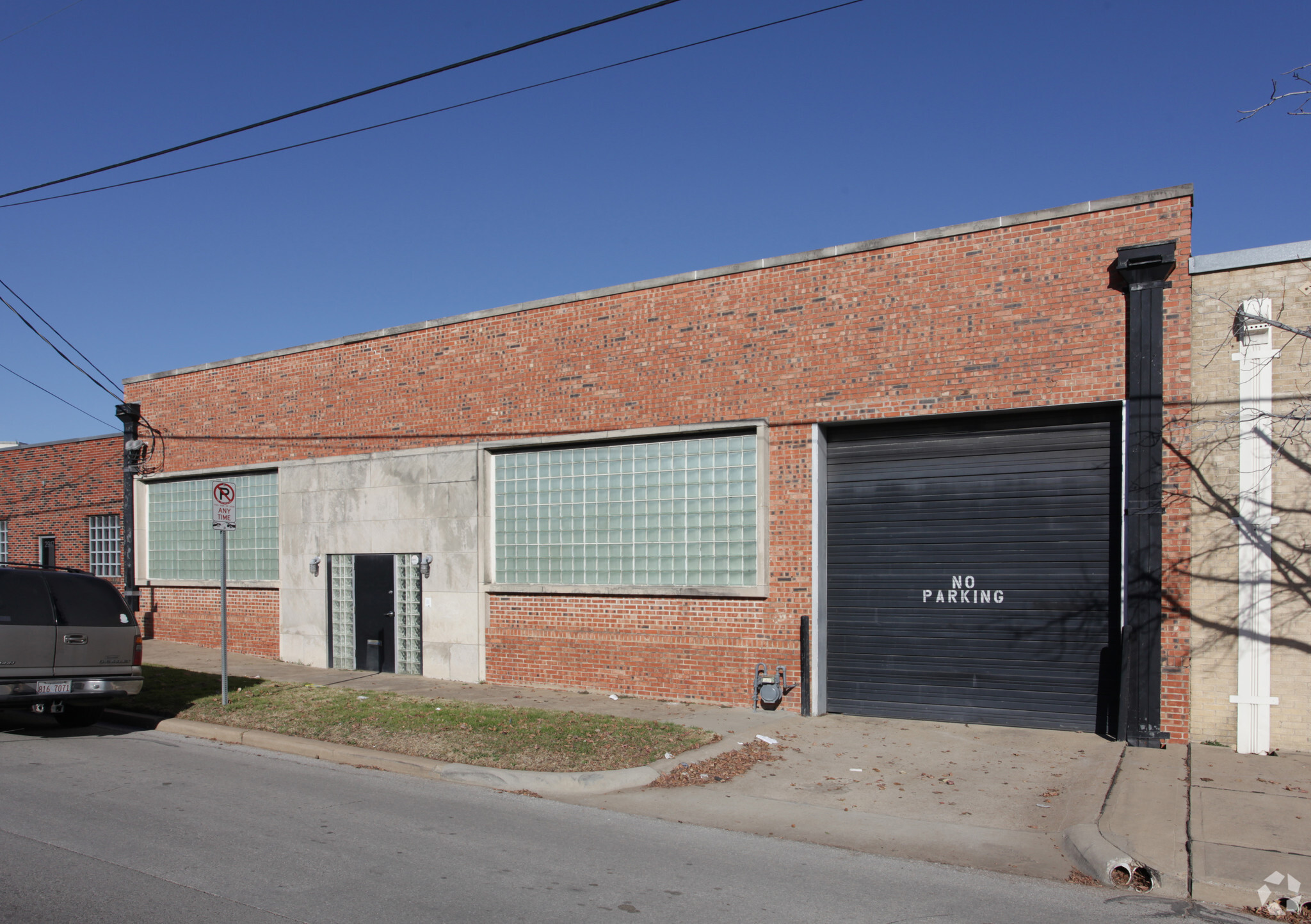 2919 Canton St, Dallas, TX for rent Building Photo- Image 1 of 10