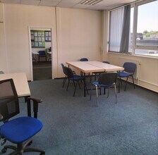 2-4 Monmouth Walk, Cwmbran to rent Interior Photo- Image 2 of 5