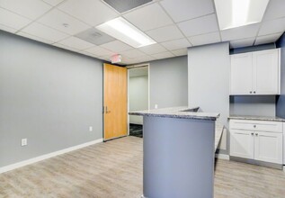 11600 Wilshire Blvd, Los Angeles, CA for rent Building Photo- Image 2 of 4