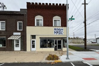 921-927 Story St, Boone, IA for rent Building Photo- Image 1 of 5