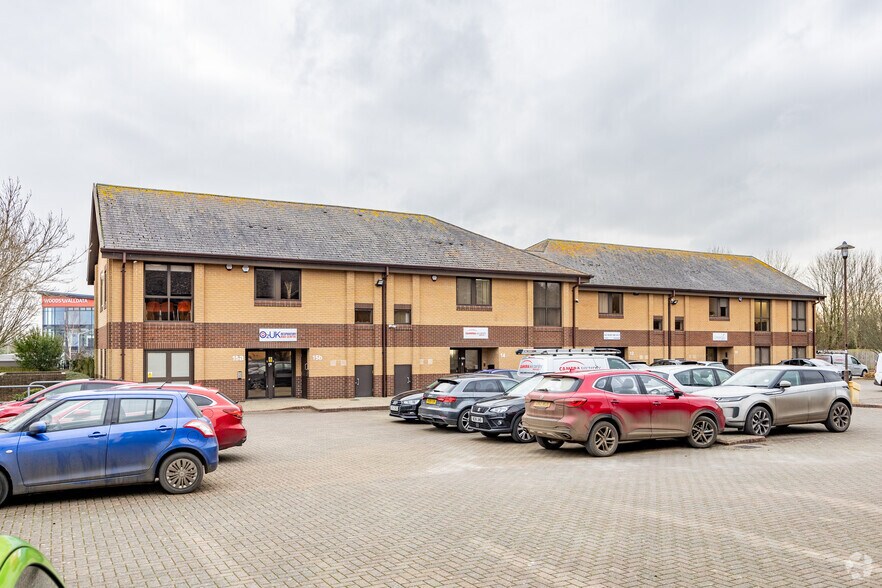 Bumpers Farm, Chippenham to rent - Primary Photo - Image 1 of 5