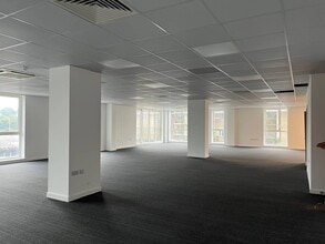 30 Radford Way, Billericay to rent Interior Photo- Image 2 of 2