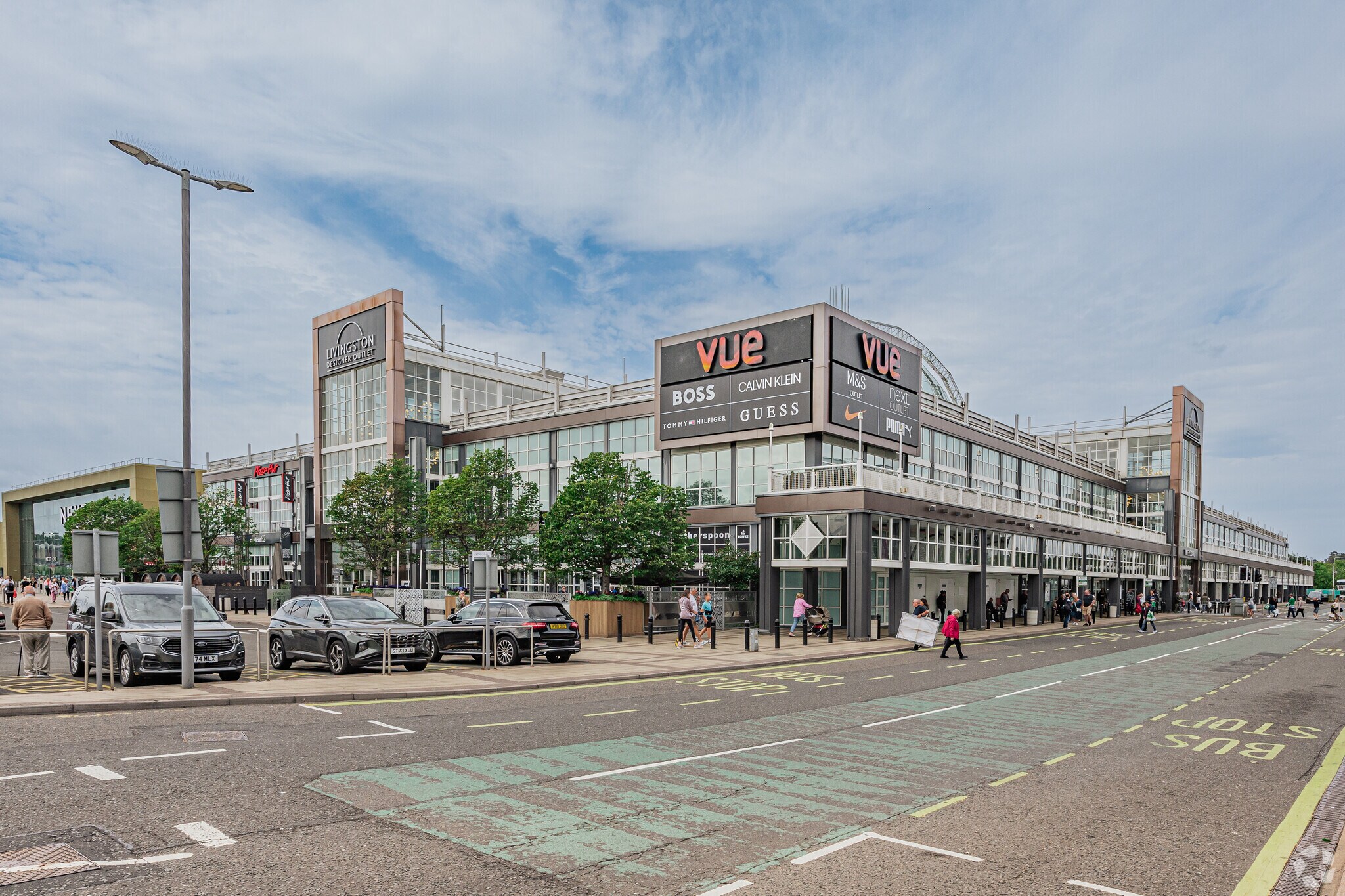 Almondvale Av, Livingston for sale Primary Photo- Image 1 of 1