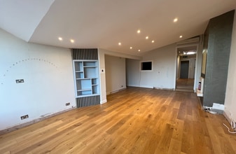 5 Rocks Ln, London to rent Interior Photo- Image 1 of 4