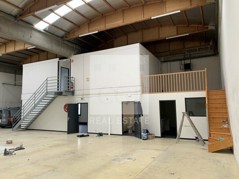11-13 Chemin De L'Industrie, Dardilly to rent - Building Photo - Image 2 of 9