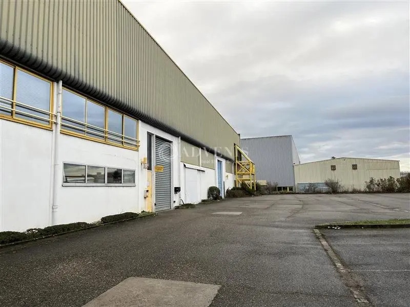Vente Local d'activités 2 344 m² - Photo 1