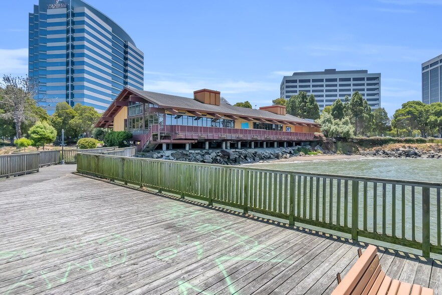 1890 Powell St, Emeryville, CA for rent - Building Photo - Image 1 of 136