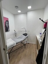 Retail in Barcelona, Barcelona to rent Interior Photo- Image 2 of 2