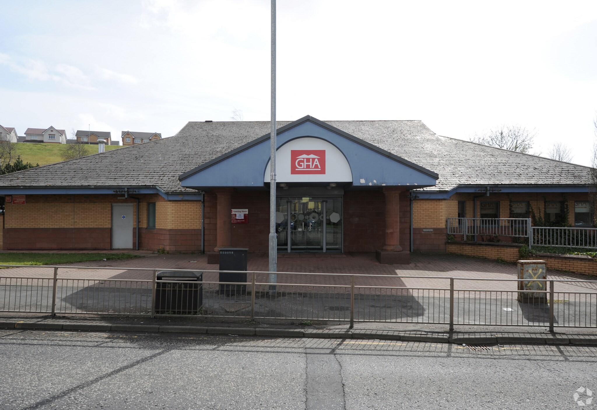 590 Nitshill Rd, Glasgow for sale Primary Photo- Image 1 of 1