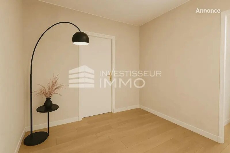 Office in Paris for sale Interior Photo- Image 1 of 4