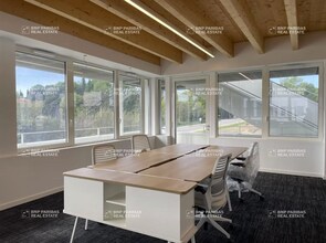 Office in Ventabren to rent Interior Photo- Image 1 of 6