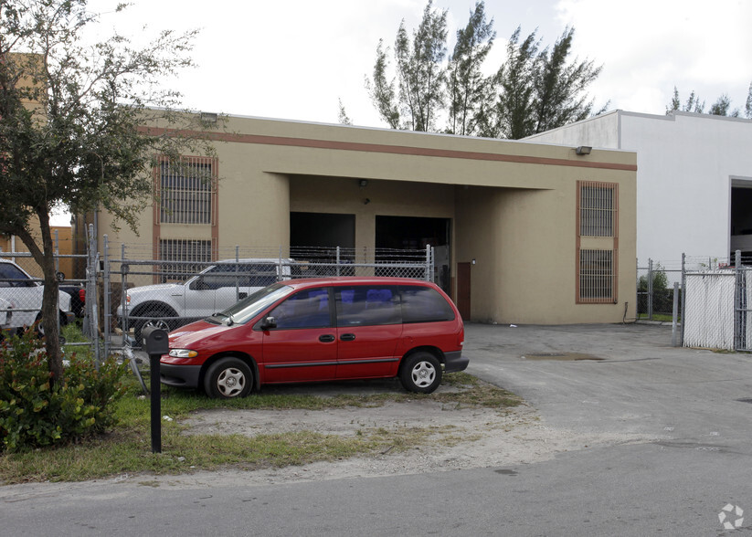 2430 W 78th St, Hialeah, FL for rent - Building Photo - Image 3 of 3