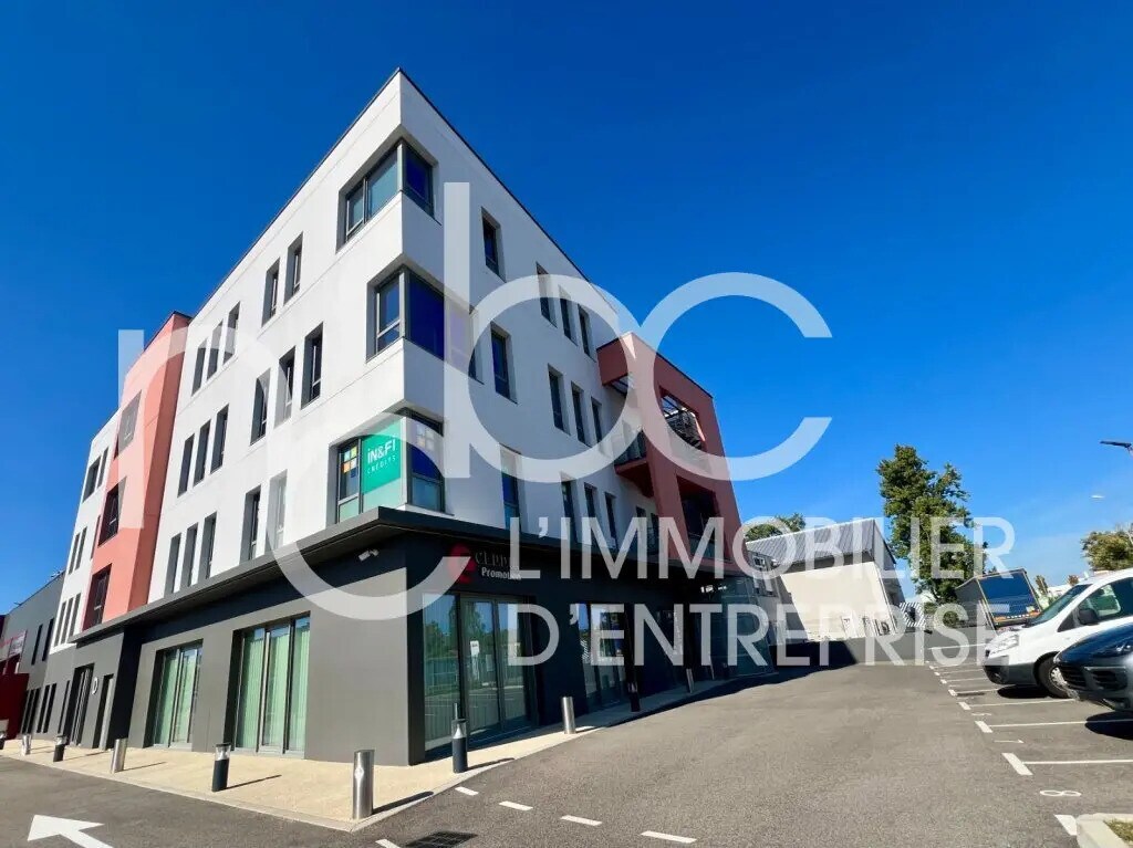 Vente Bureaux 350 m² - Photo 1