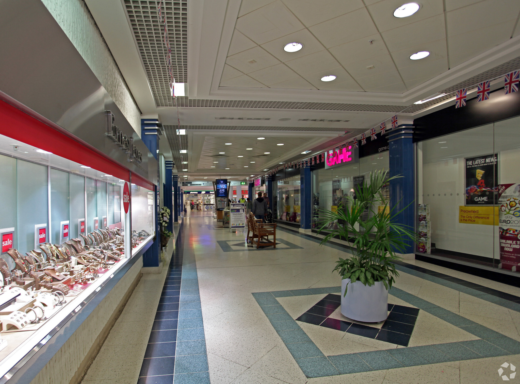 38 Osborn Rd, Fareham PO16 7DS - Osborn Mall | LoopNet.co.uk