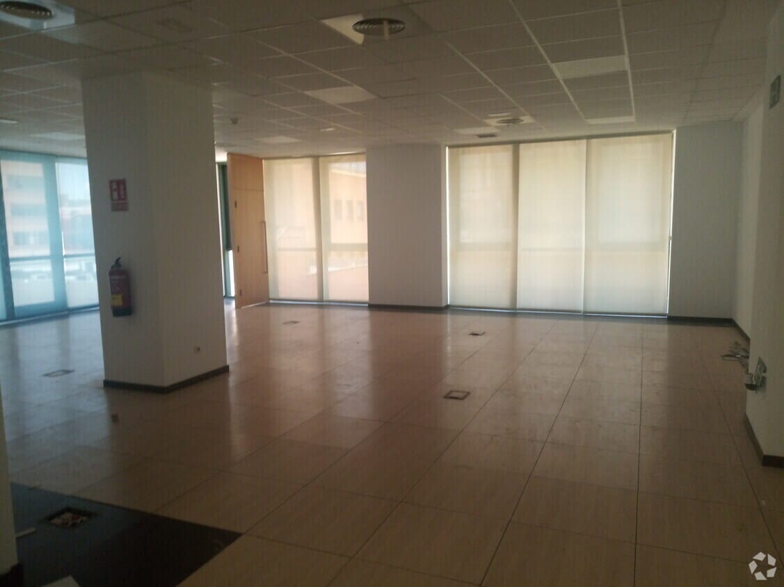 Office in Madrid, Madrid to rent Interior Photo- Image 1 of 4