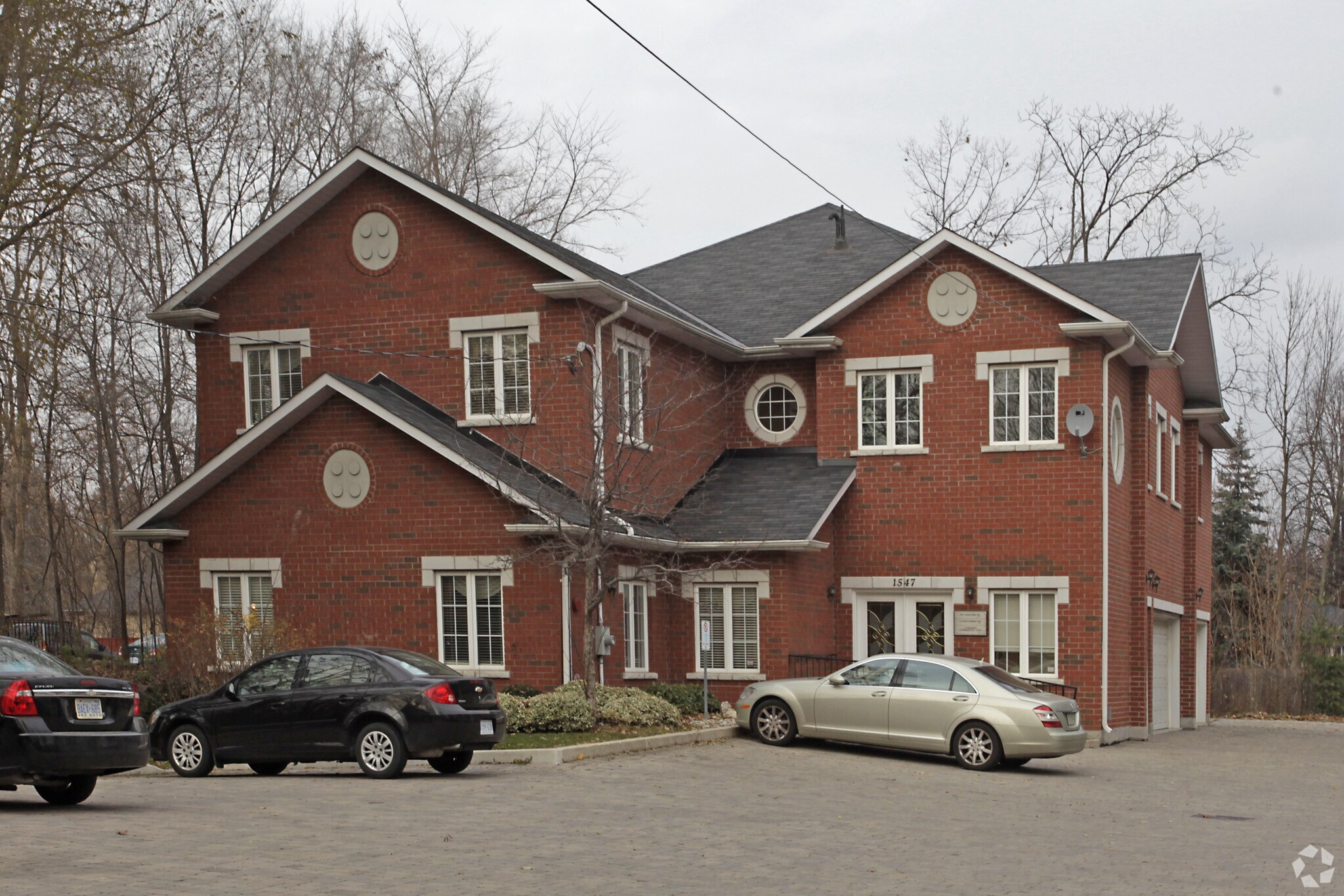 1547 Hurontario St, Mississauga, ON to rent Primary Photo- Image 1 of 3