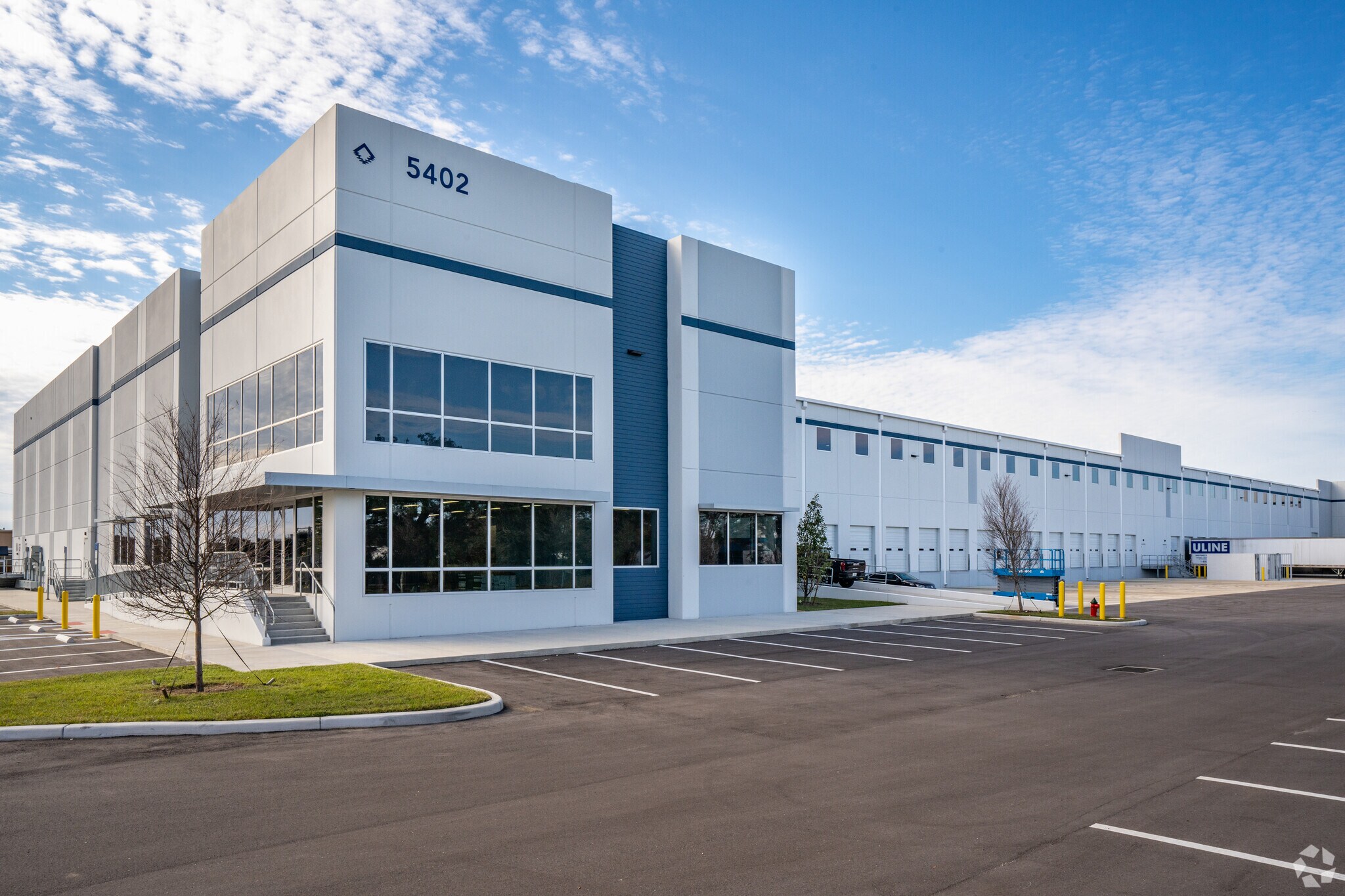 5402-5424 Hangar Ct, Tampa, FL to rent Building Photo- Image 1 of 20