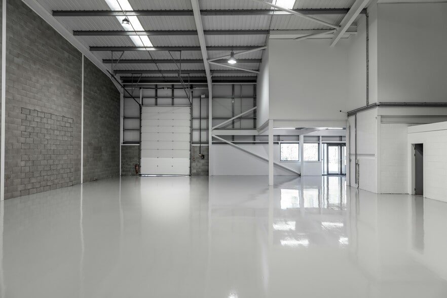 Ockham Dr, Greenford to rent - Building Photo - Image 2 of 5