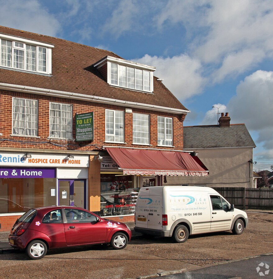 6 Swains Mark, Flackwell Heath HP10 9BL UK