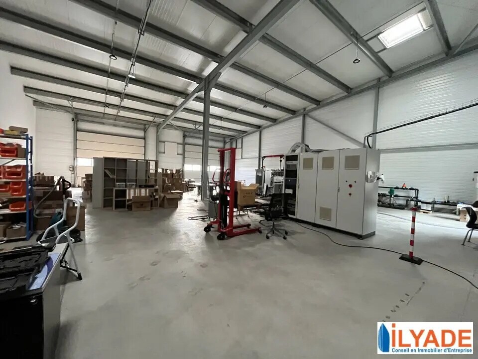 Location Bureaux 364 m² - Photo 1