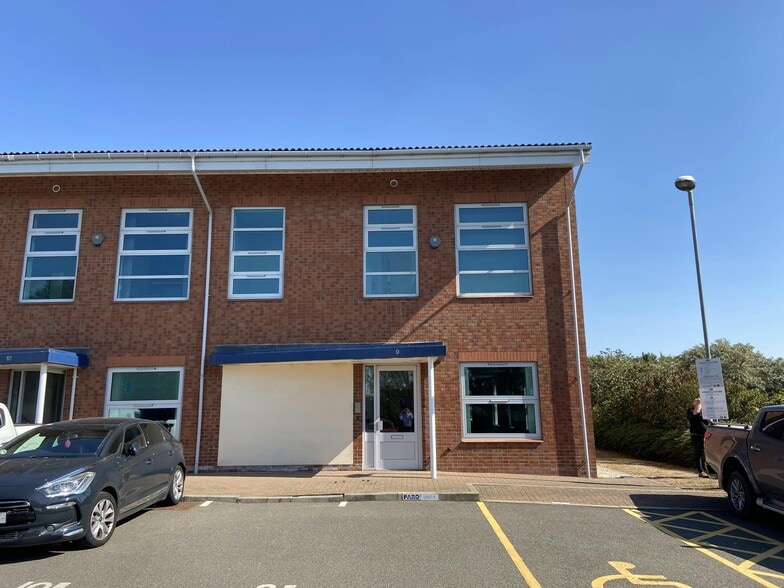 Siskin Pky E, Coventry to rent - Building Photo - Image 1 of 26
