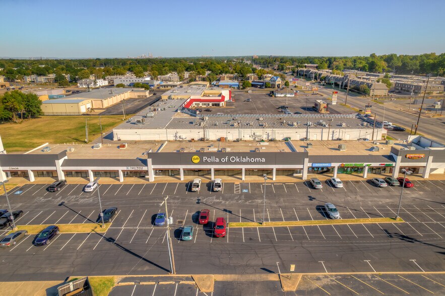 7030 S Lewis Ave, Tulsa, OK for rent - Building Photo - Image 2 of 7