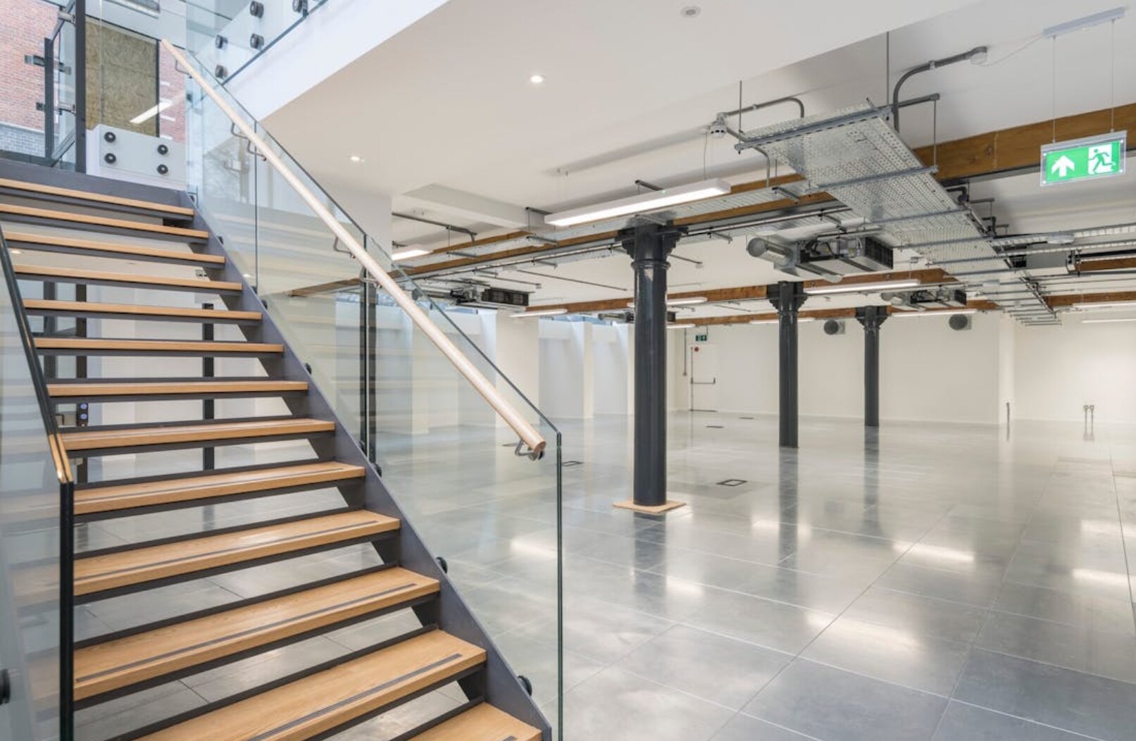 8 Shepherdess Walk, London to rent Interior Photo- Image 1 of 13