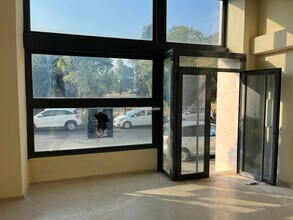 Retail in Ávila, Ávila to rent Interior Photo- Image 2 of 21