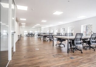 146 Clerkenwell Rd, London to rent Interior Photo- Image 1 of 5