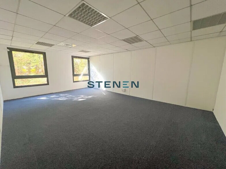 Office in Aix-en-Provence to rent - Interior Photo - Image 3 of 4