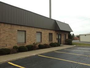 24381 Aurora Rd, Bedford, OH for rent Building Photo- Image 1 of 2