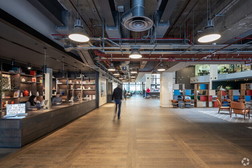 10 Whitechapel High St, London to rent - Lobby - Image 3 of 52