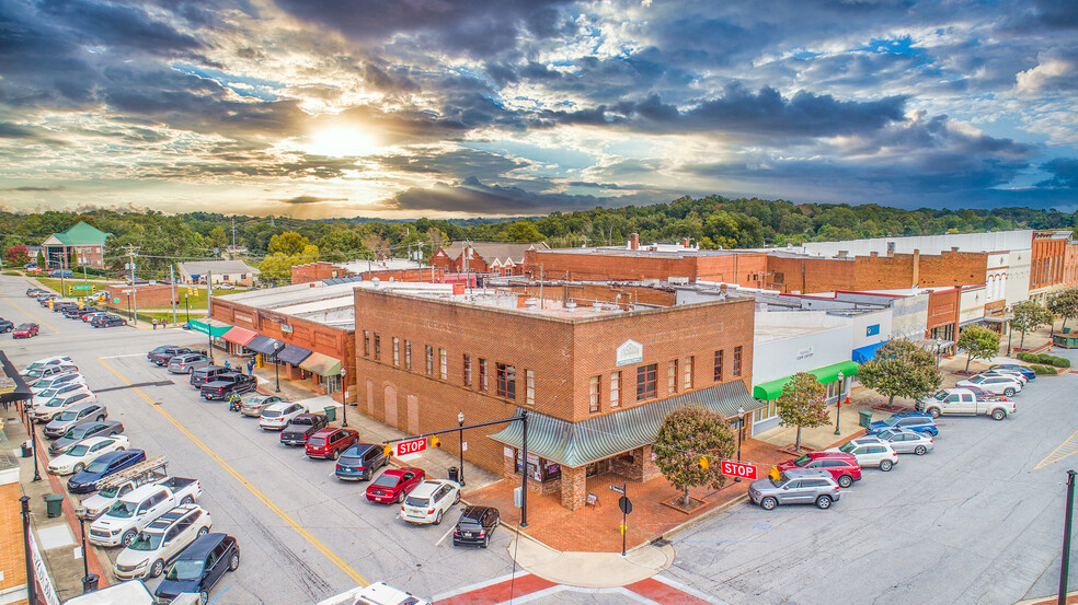 201-203 Main St, Seneca, SC for sale - Building Photo - Image 1 of 1