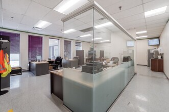 650 Av Lee, Baie-d'Urfé, QC to rent Interior Photo- Image 1 of 16