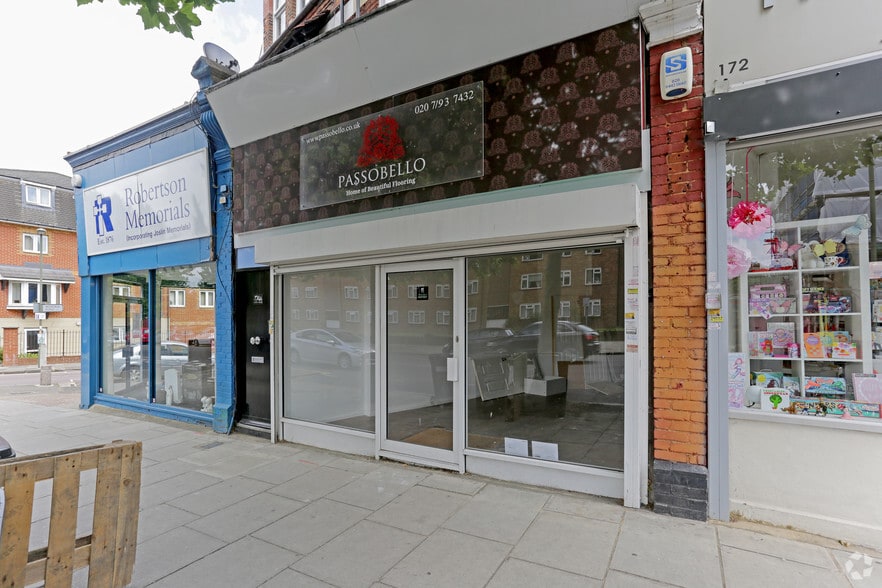 174 High Rd, London to rent - Building Photo - Image 2 of 2