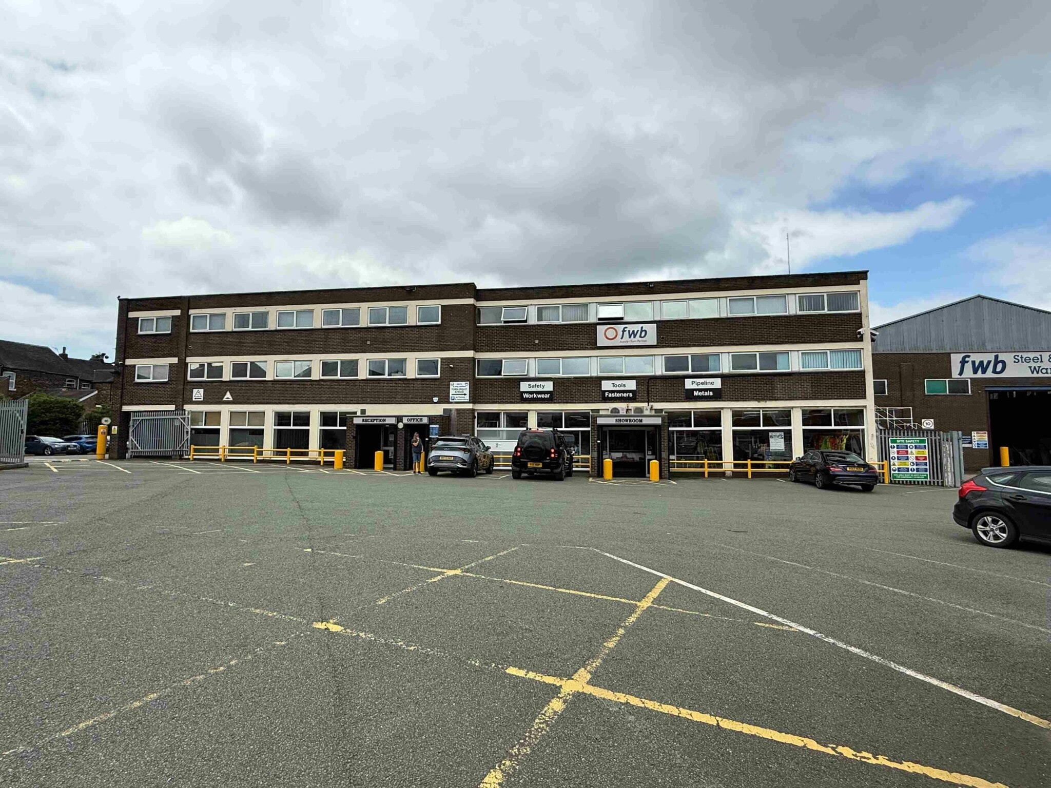 Wheildon Rd, Stoke On Trent to rent Building Photo- Image 1 of 22