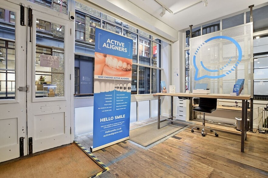 57-60 Charlotte Rd, London to rent - Interior Photo - Image 3 of 33