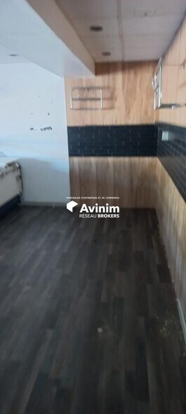 Retail in Fonsorbes to rent - Interior Photo - Image 2 of 4