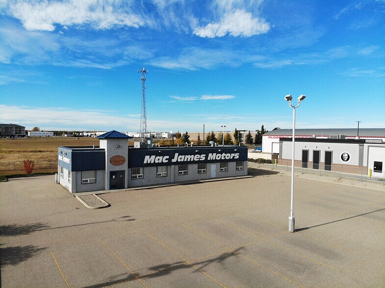 136 Leva Ave, Red Deer County, AB for rent - Building Photo - Image 1 of 9